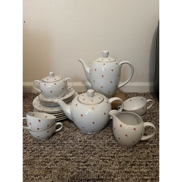 Seltmann Weiden Germany Porcelain Tea Coffee Set Floral Gold 18pc